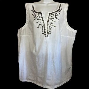 At.John’s Bay white embellished sleeveless blouse 100%cotton